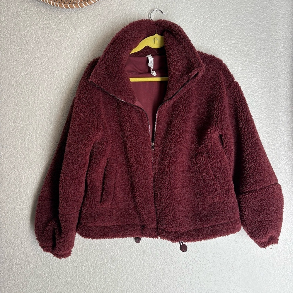 Lululemon Cinchable Fleece Zip-Up
Red Merlot Size 8 Teddy Cozy
